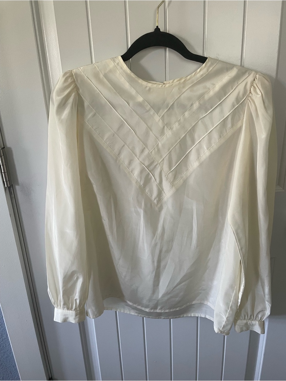 Vintage Cream Pintuck V-Yoke Long-Sleeve Blouse
